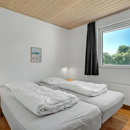 Vakantiehuis Lovely In Knebel With Sauna *